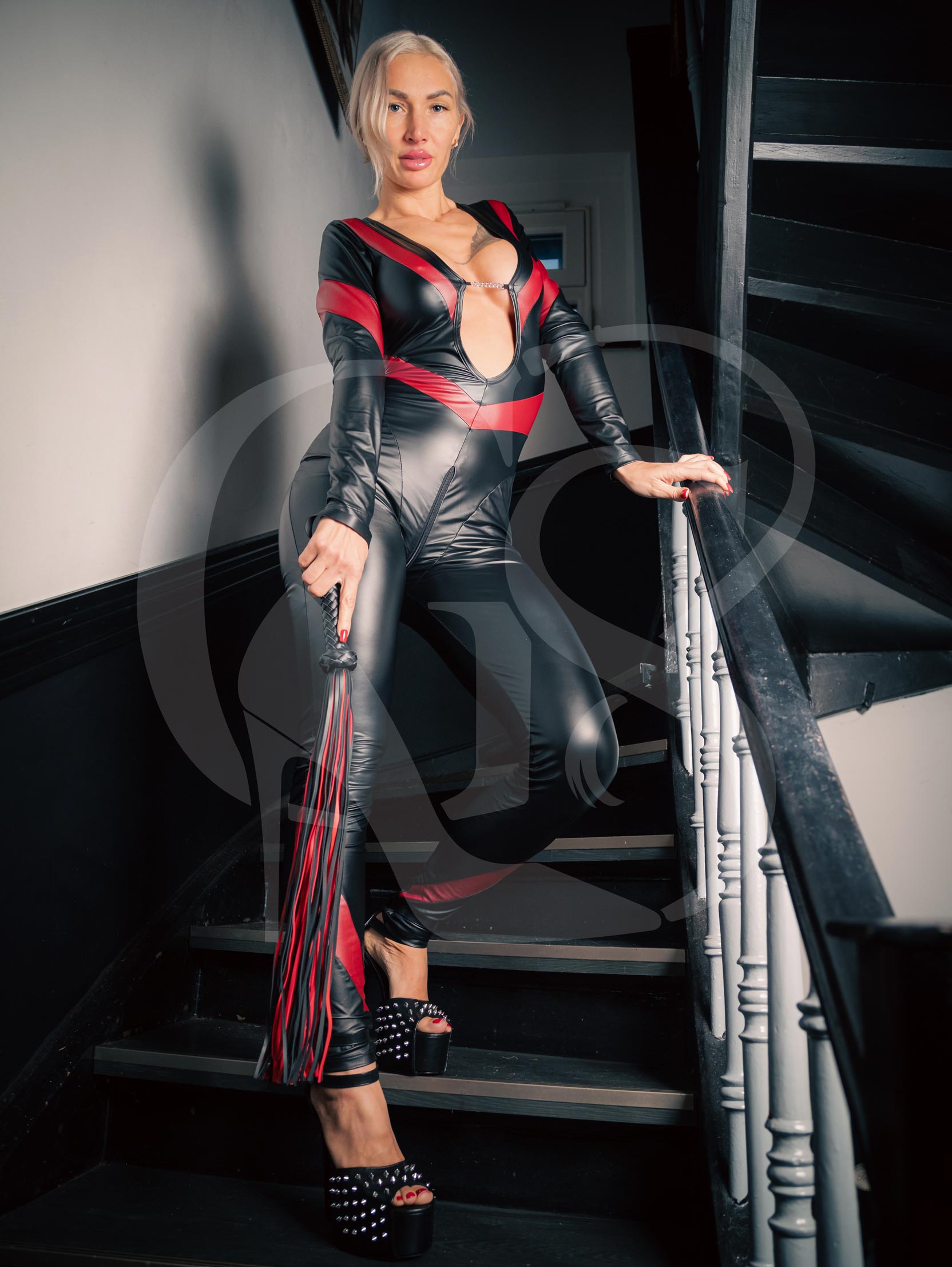 Domina Sofia in einem Studio in Karlsruhe – Göttin Sofia Session 12